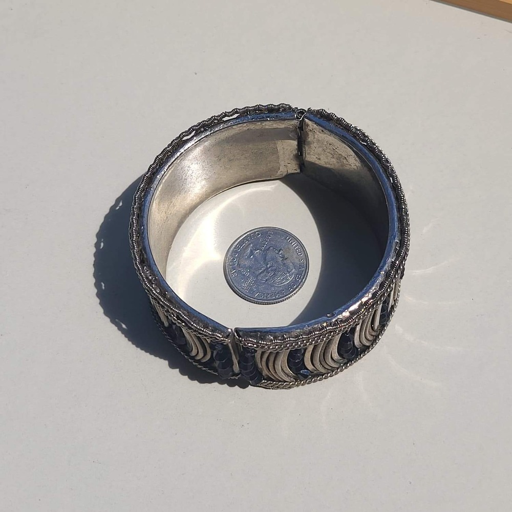 Vintage Silver Tone Metal Beaded Hinged Cuff Bracelet Black Statement - Picture 4 of 8